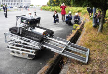 大阪工業大学など、ロボット遠隔操作で河道閉塞復旧 作業内容に応じ組み換え | 日刊工業新聞 電子版